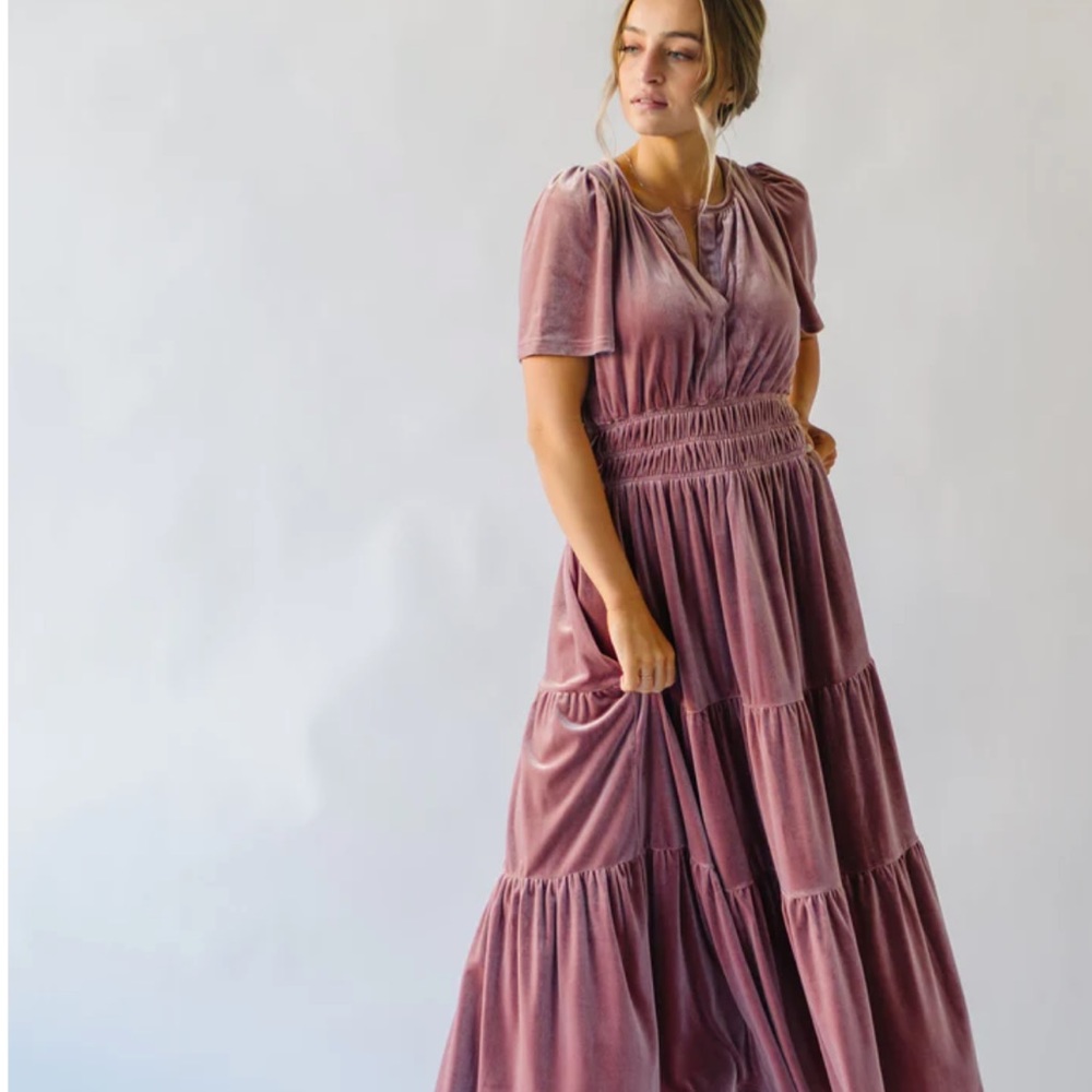 NWT SO PRETTY See and Be Seen Tiered Velvet Midi JUST LIKE ANTHRO
